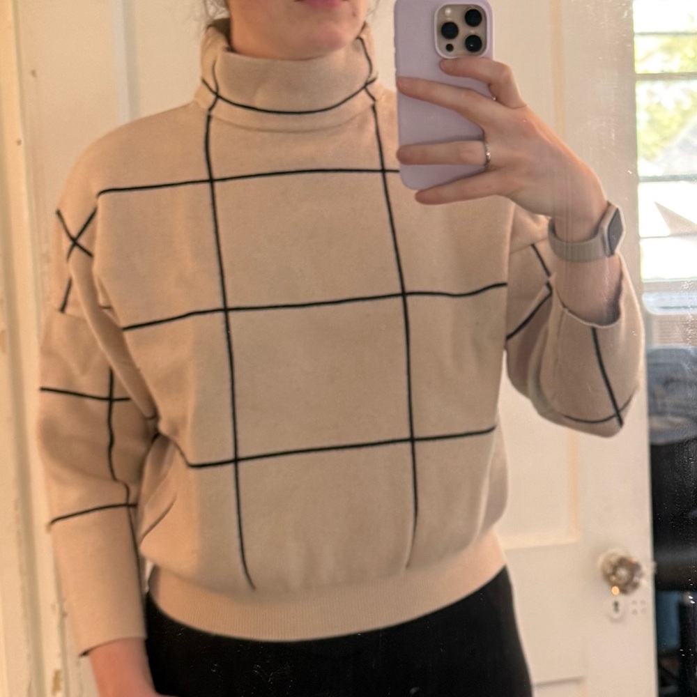 DAVI & DANI Cream and Black Turtleneck Sweater with Grid Pattern